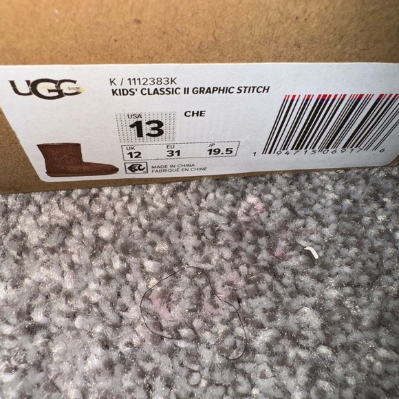 GIRLS UGG GRAPHIC STITCH - Picture 4 of 4